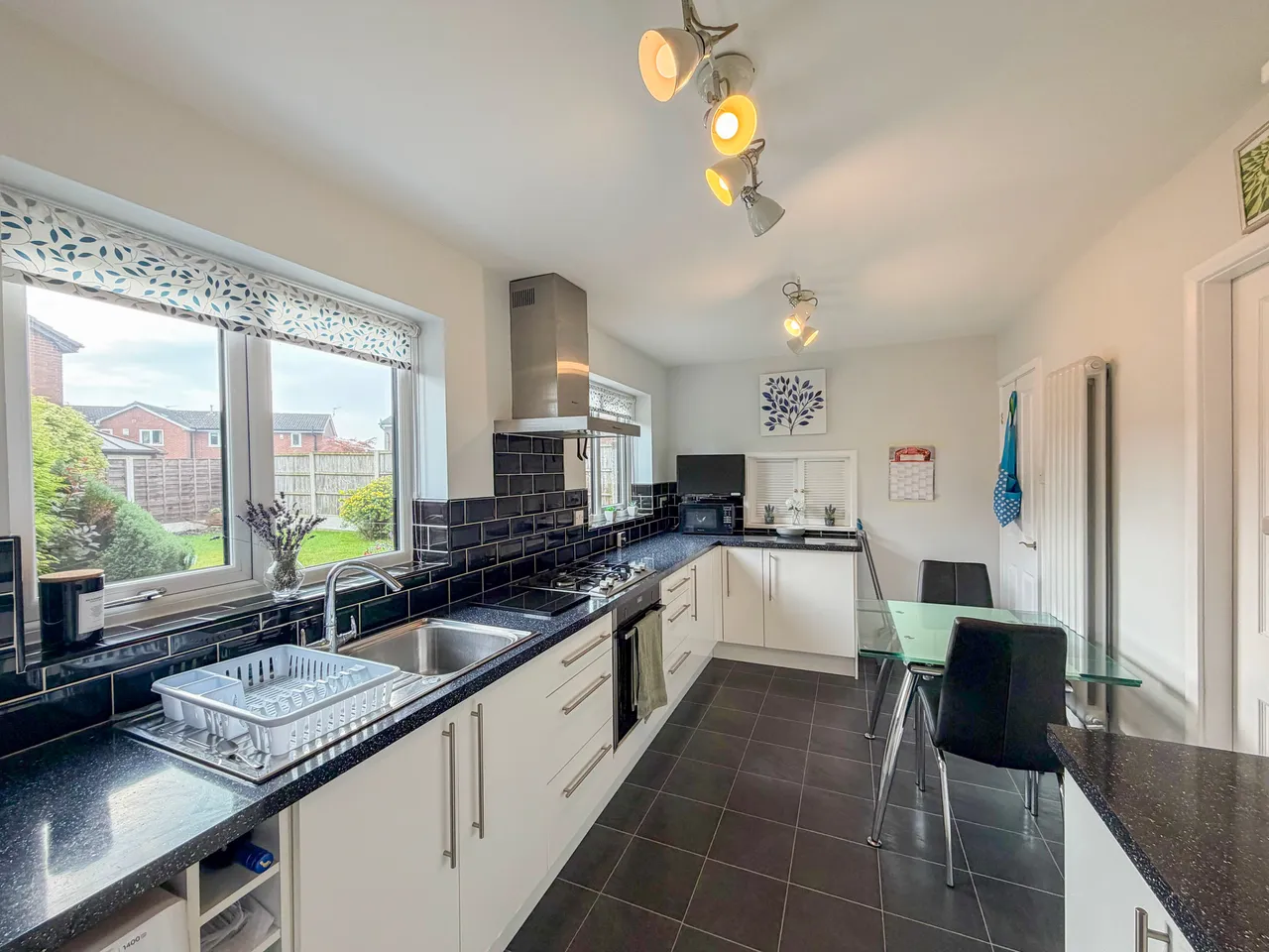 22 Bowes Close, Woolfold, Bury, BL8 1UA, photo 3