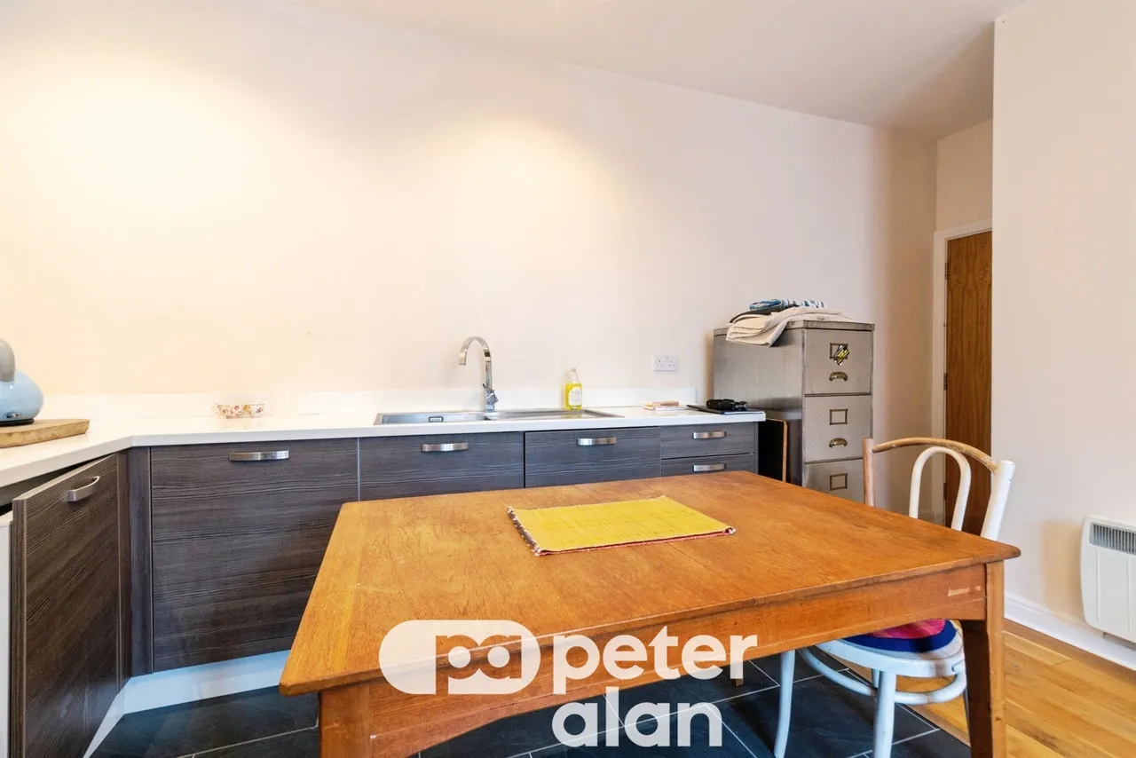 High Street, Newport, NP20, photo 6
