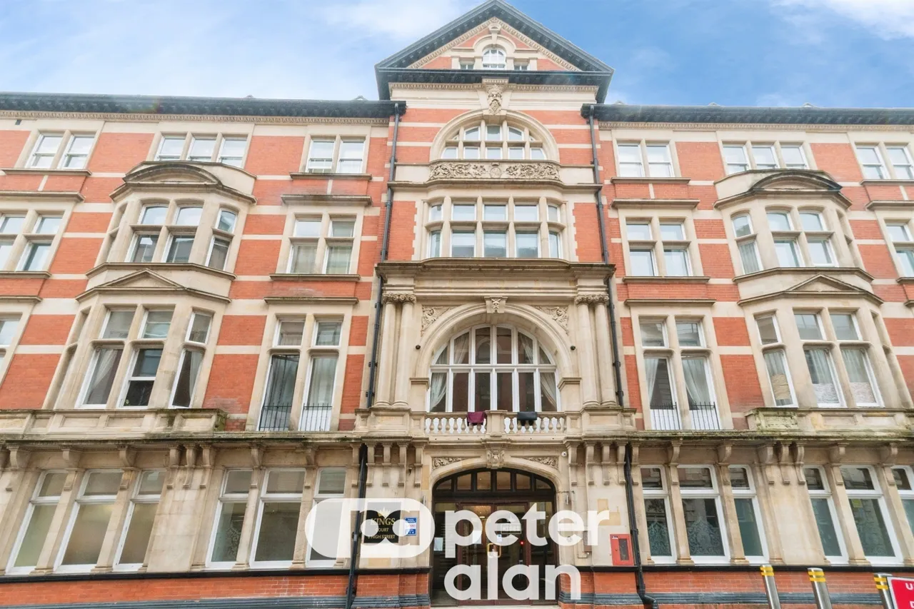 2 bed flat for sale, High Street, Newport, NP20