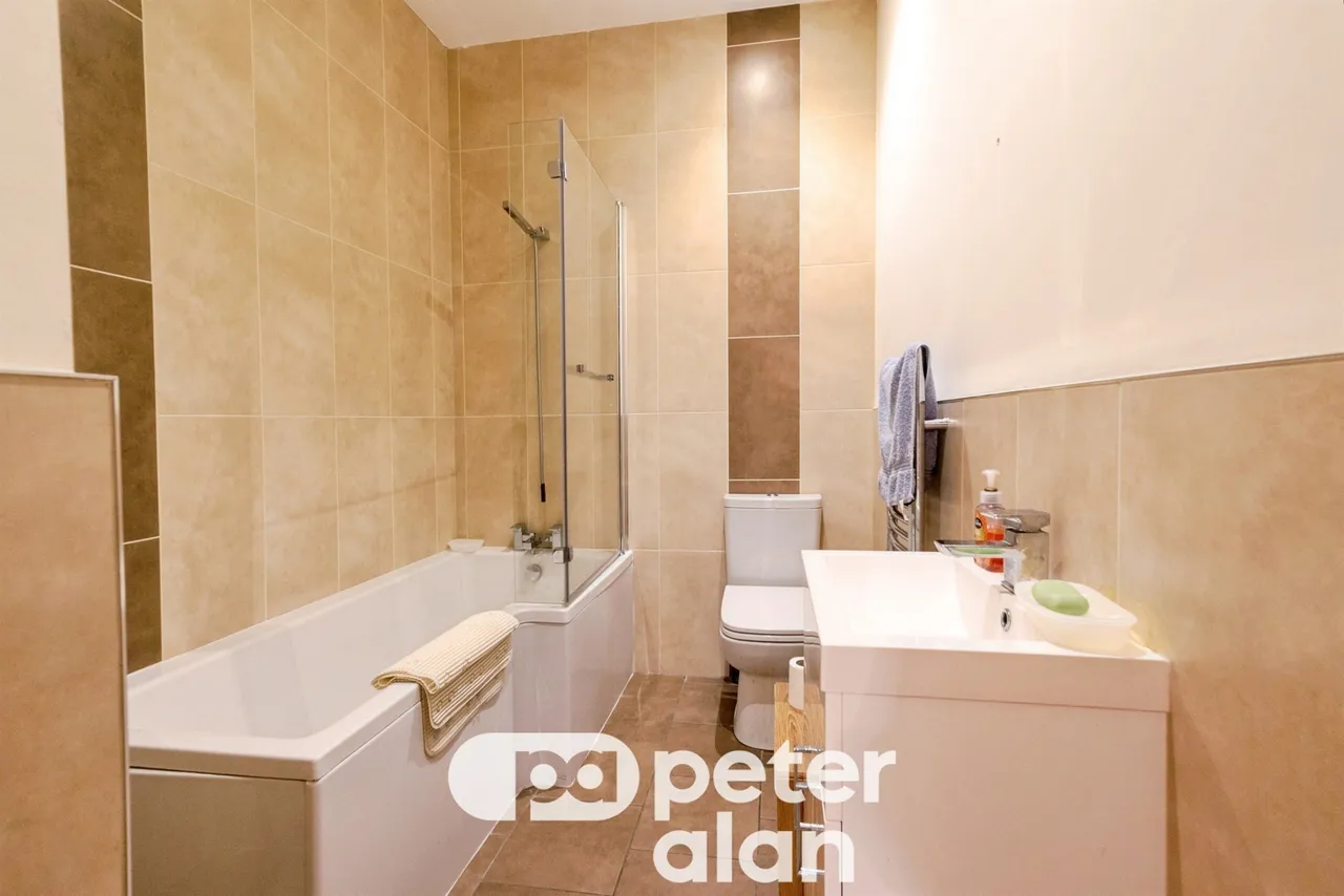 High Street, Newport, NP20, photo 12