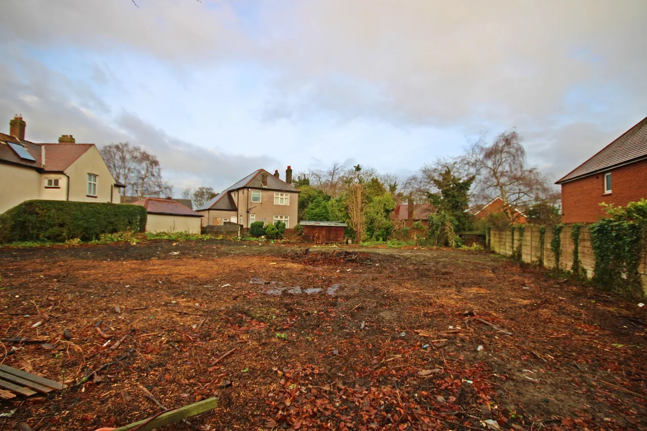 Land at Lunts Heath Road, Widnes, WA8 5BQ, photo 9