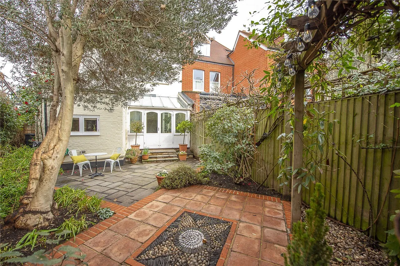 Esmond Road, London, W4, photo 10