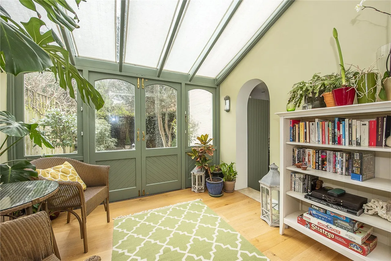 Esmond Road, London, W4, photo 8