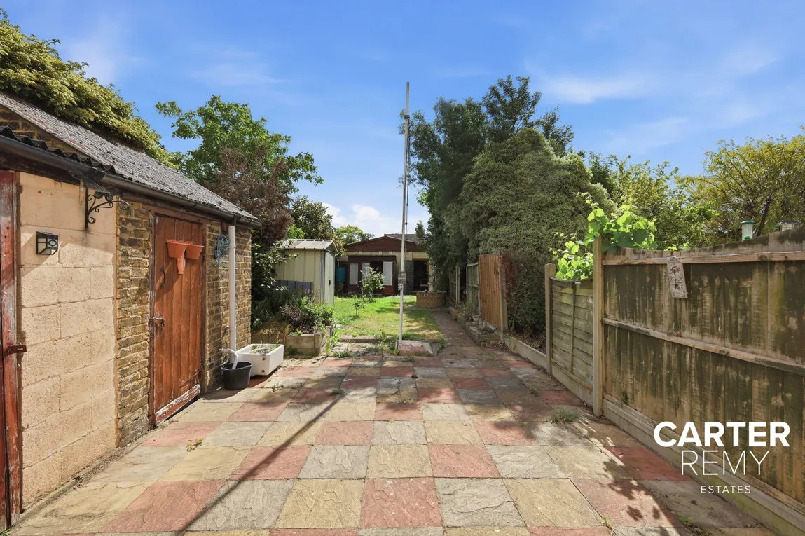 South Road, South Ockendon, RM15 6NR, photo 4
