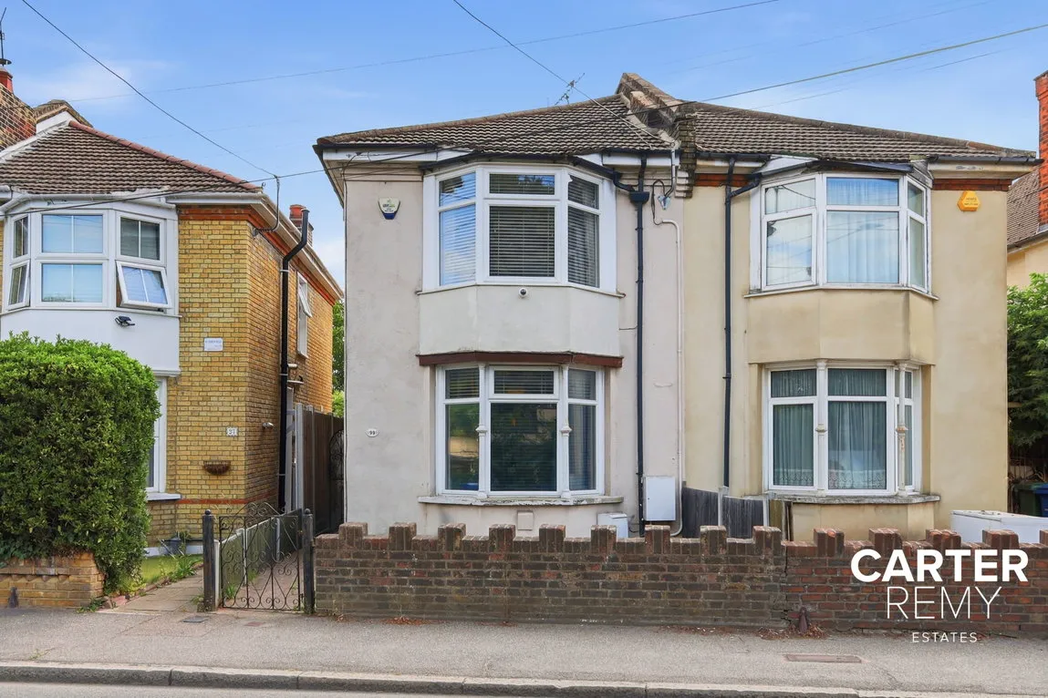 3 bed property for sale — South Road, South Ockendon, RM15 6NR