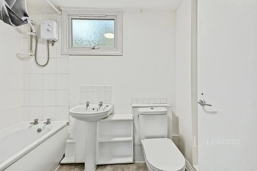 Swain Court, Northampton, NN3, photo 12