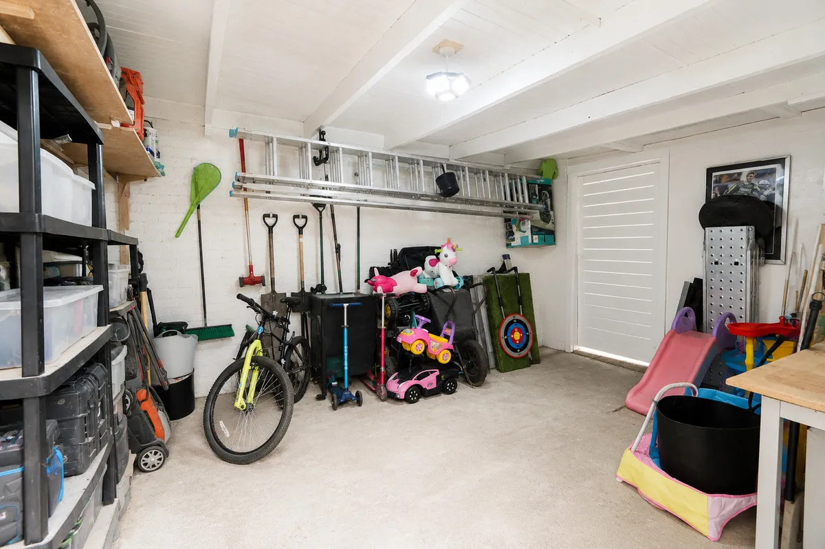 Frinton Road, Romford, RM5, photo 20
