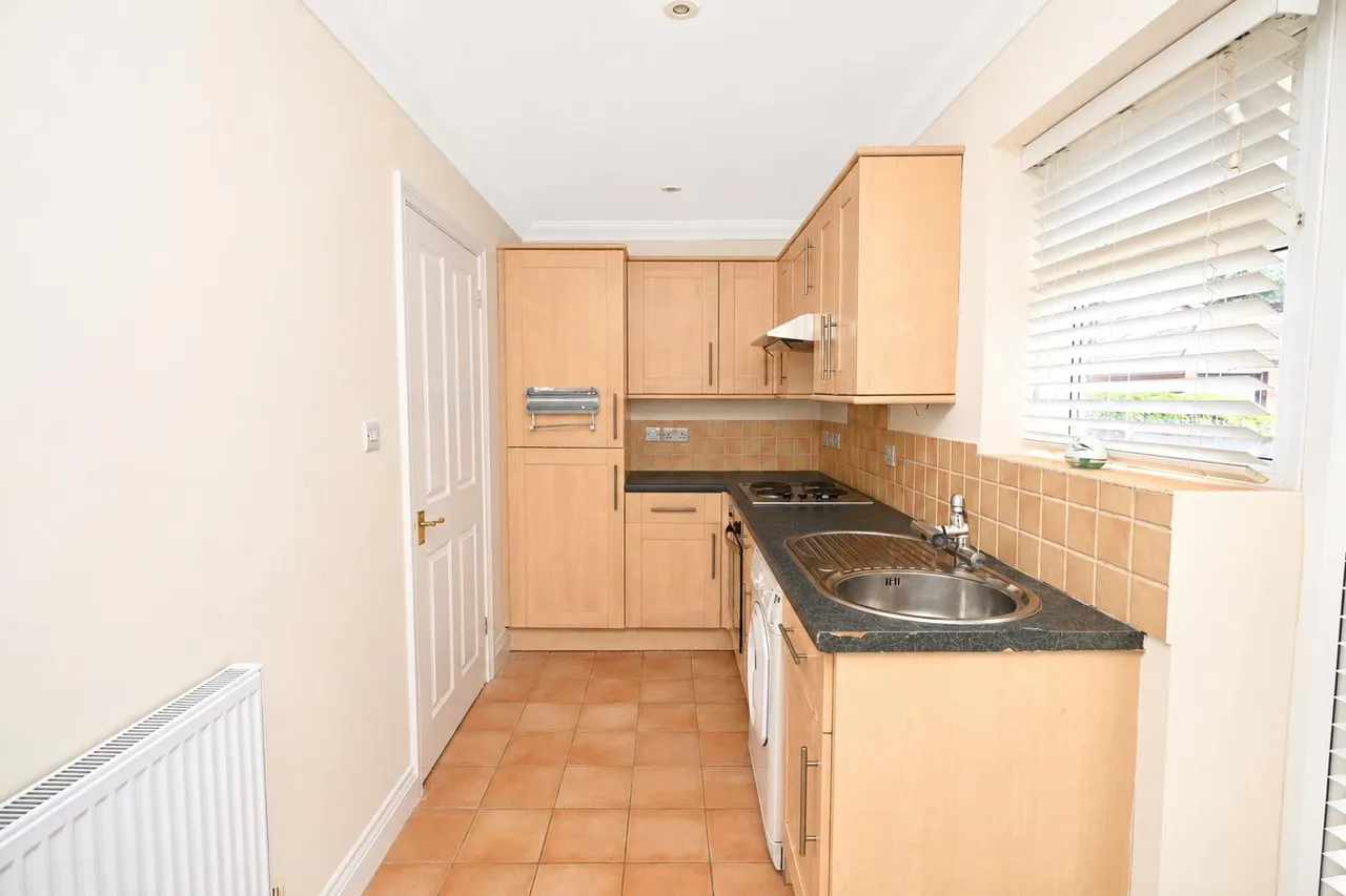 Flaxfield Road, Basingstoke, photo 2