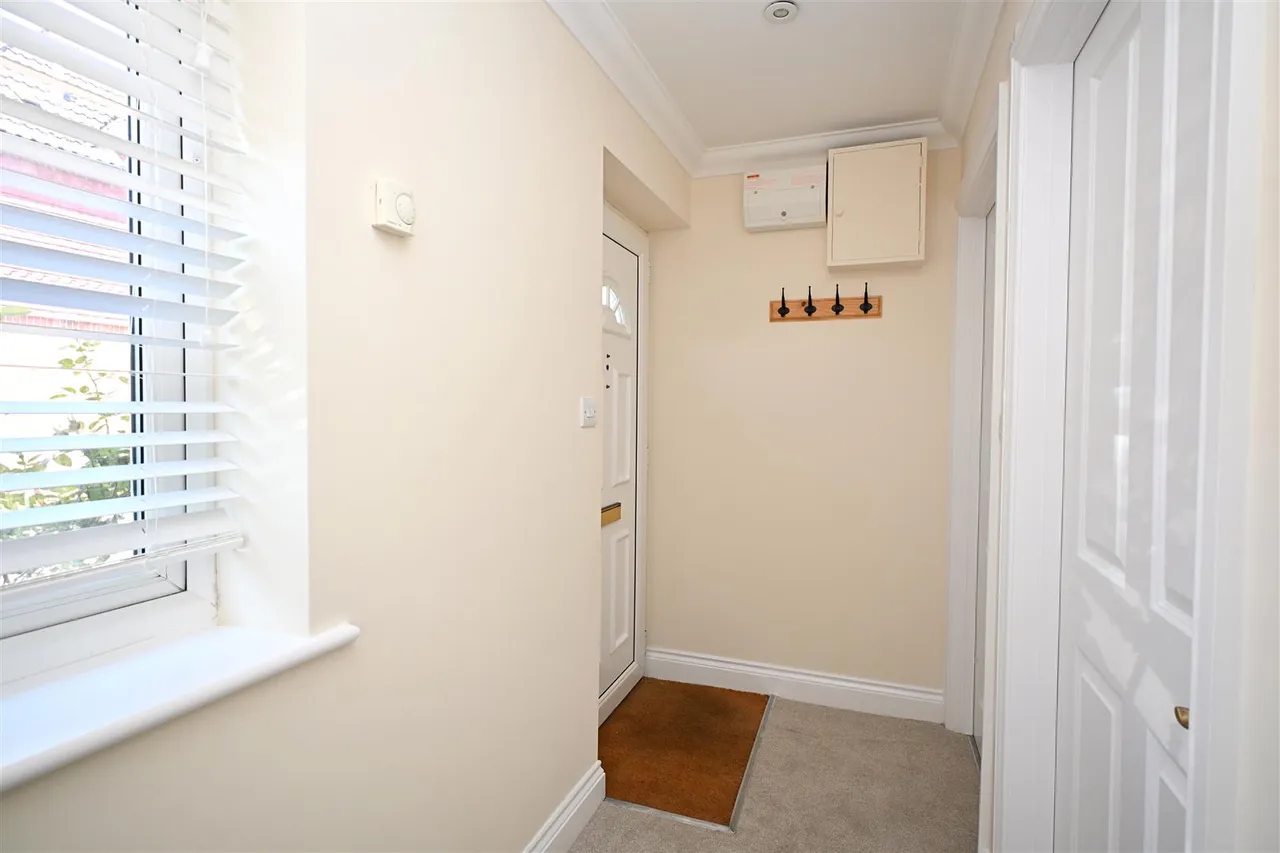 Flaxfield Road, Basingstoke, photo 10