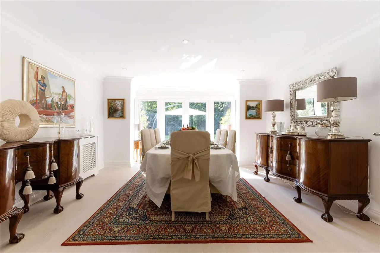 Queensgate, Fairmile Lane, Cobham, Surrey, KT11 2TG, photo 7