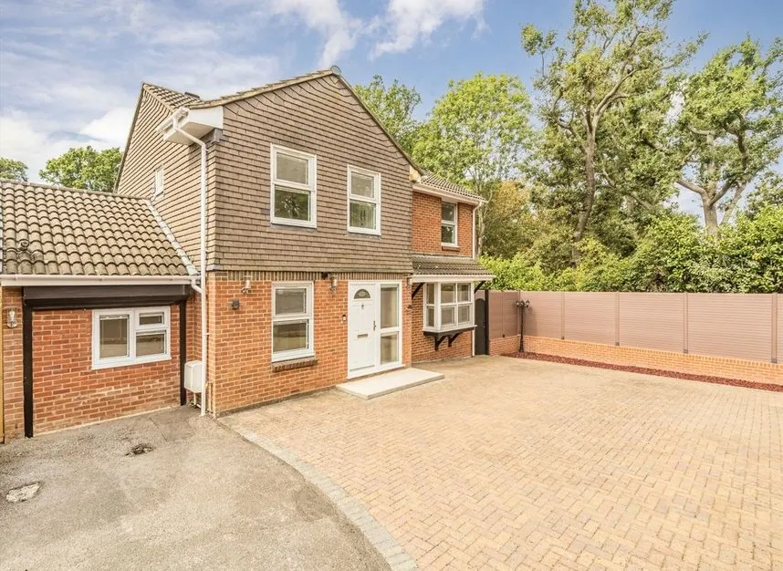 4 bed house to rent — Auriol Close, Worcester Park, KT4
