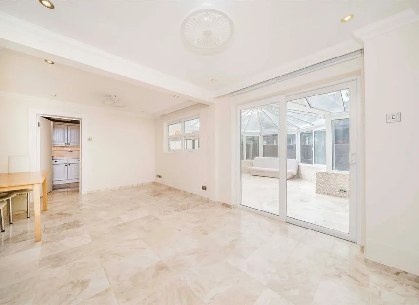 Auriol Close, Worcester Park, KT4, photo 7