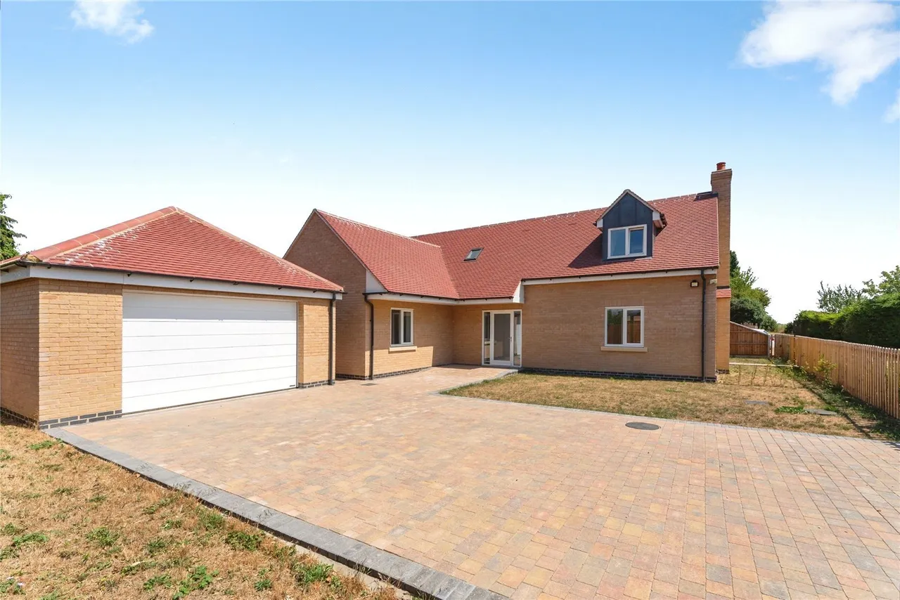 4 bed house for sale, Cottenham Road, Histon, CB24