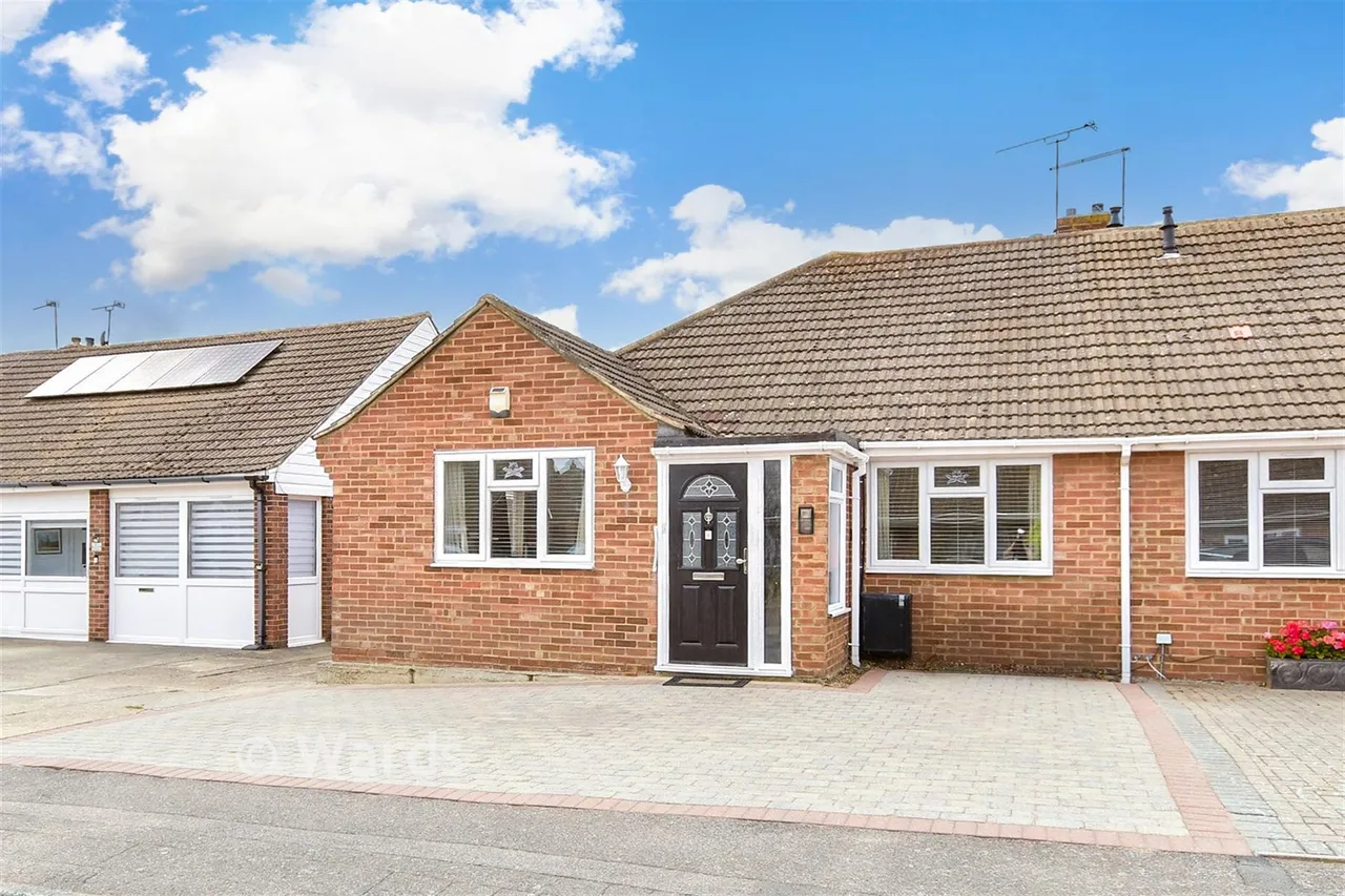 2 bed house for sale, Killick Road, Hoo, ME3