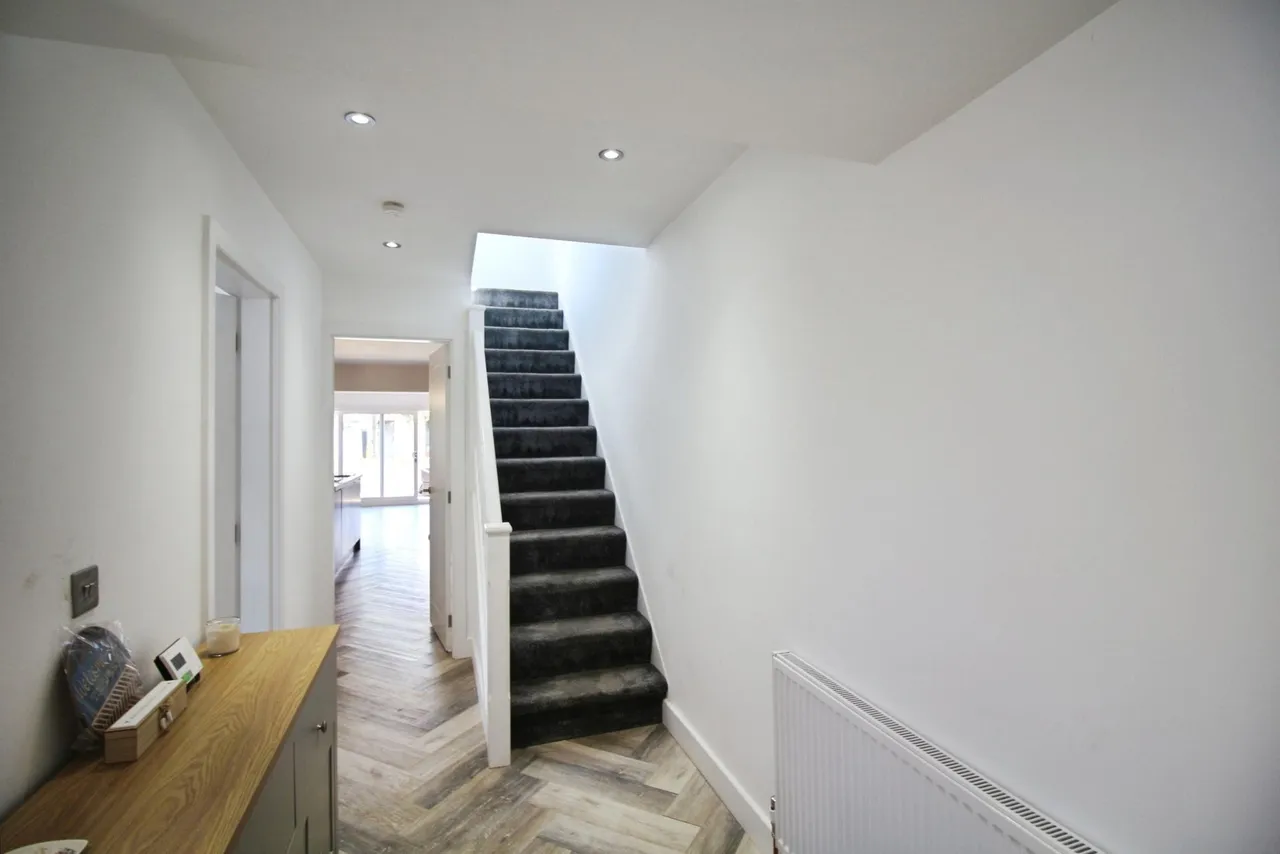 Woodhouse Lane, East Ardsley, WF3, photo 7