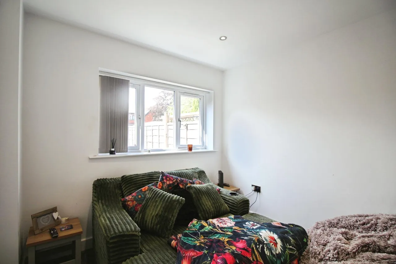 Woodhouse Lane, East Ardsley, WF3, photo 8