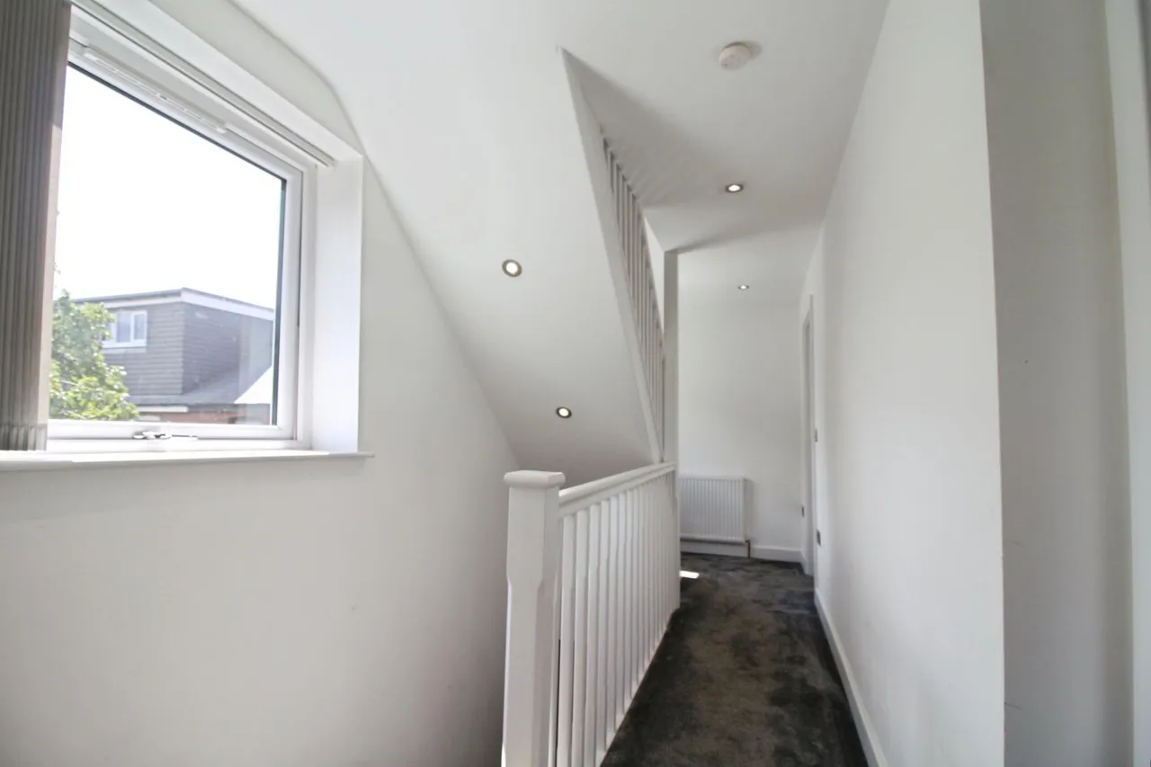 Woodhouse Lane, East Ardsley, WF3, photo 13