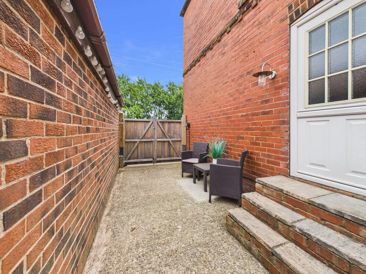 Springbank Road, Gildersome, LS27, photo 16