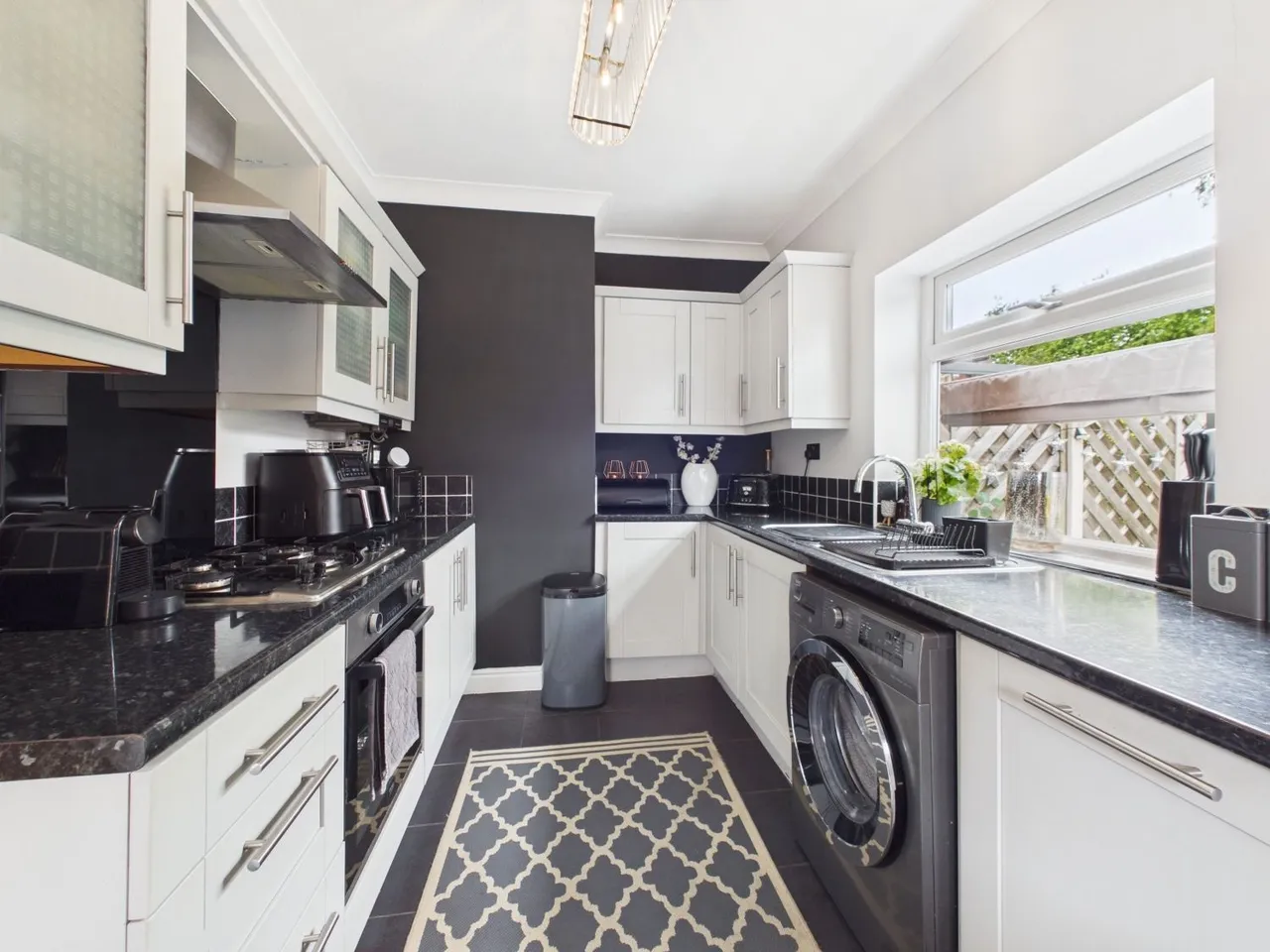 Springbank Road, Gildersome, LS27, photo 3