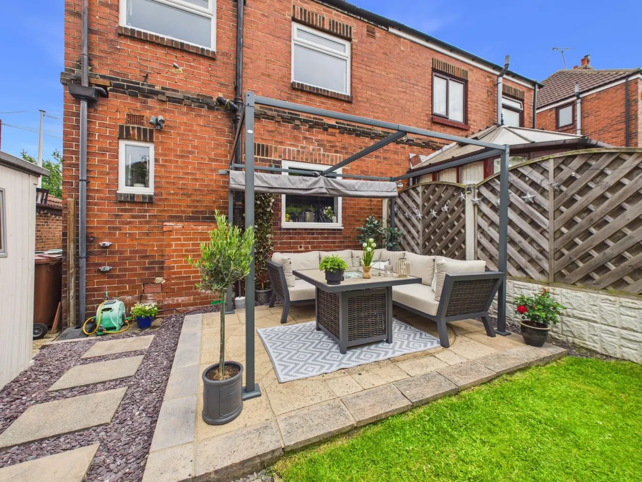 Springbank Road, Gildersome, LS27, photo 17