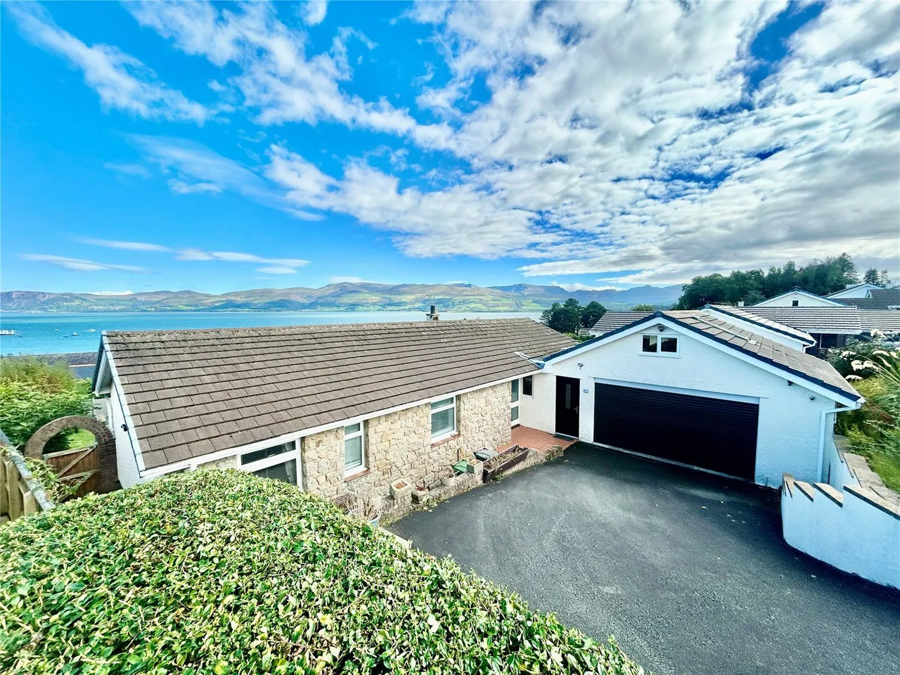 3 bed house for sale, Cae Mair, Beaumaris, LL58