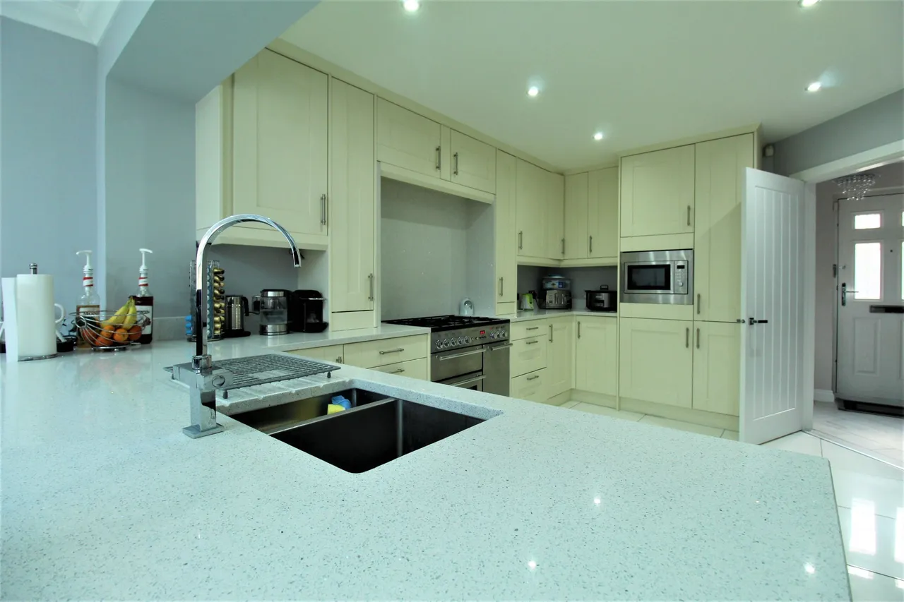 Hedingham Road, Grays, Essex, RM16 6BH, photo 5