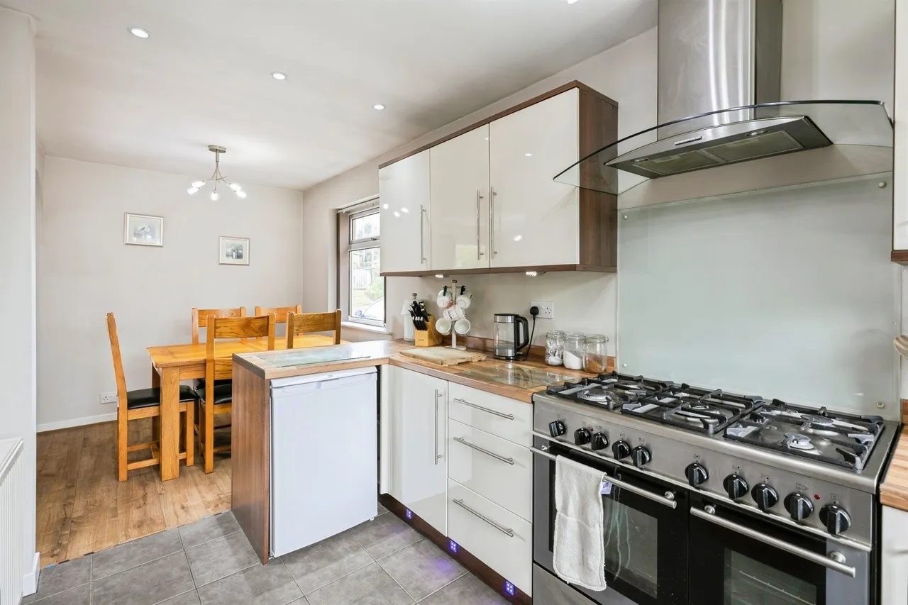 Roman Road, Darton, S75, photo 5