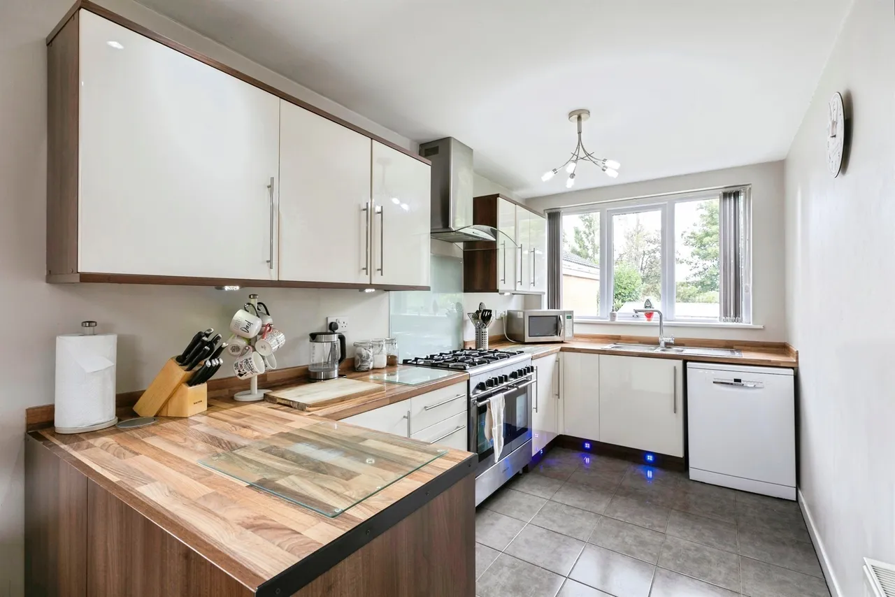 Roman Road, Darton, S75, photo 2