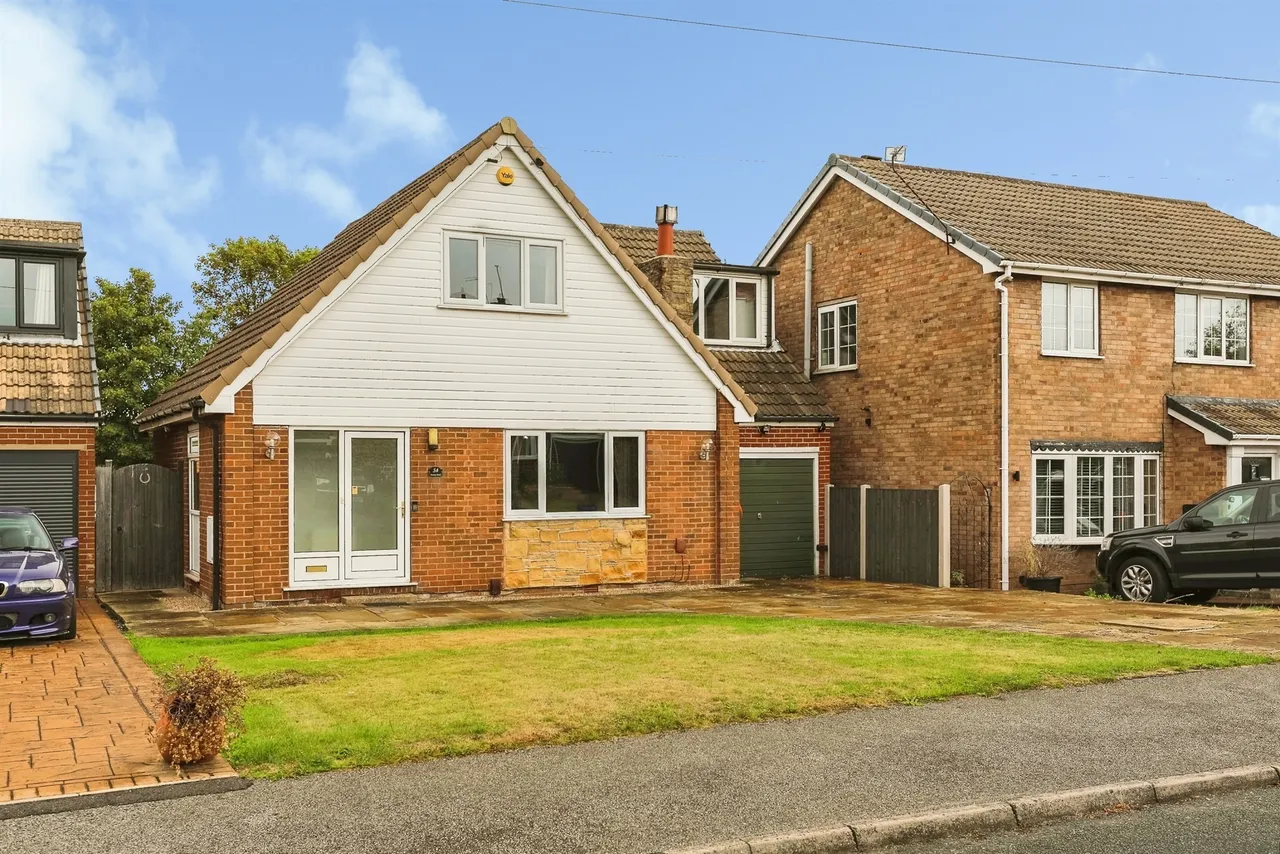4 bed house for sale, Roman Road, Darton, S75