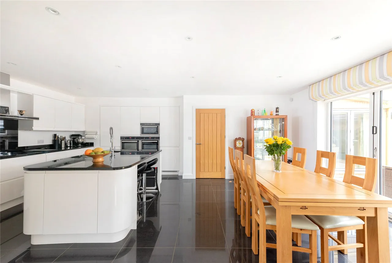 Preston Capes Road, Newnham, NN11, photo 3