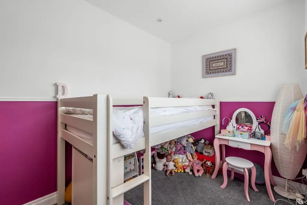Winfield Grove, Newdigate, RH5, photo 9