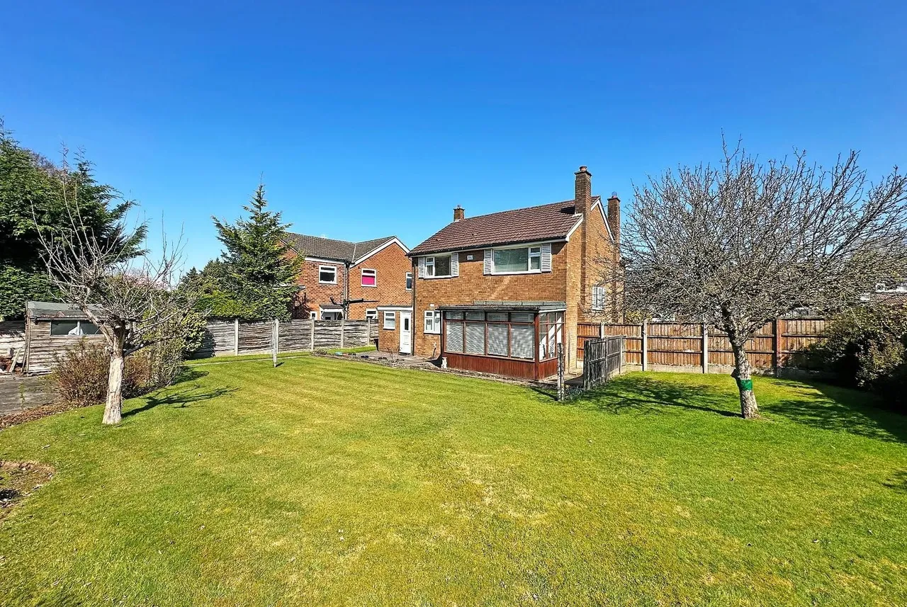 Woburn Drive, Hale WA15 8NE, photo 22