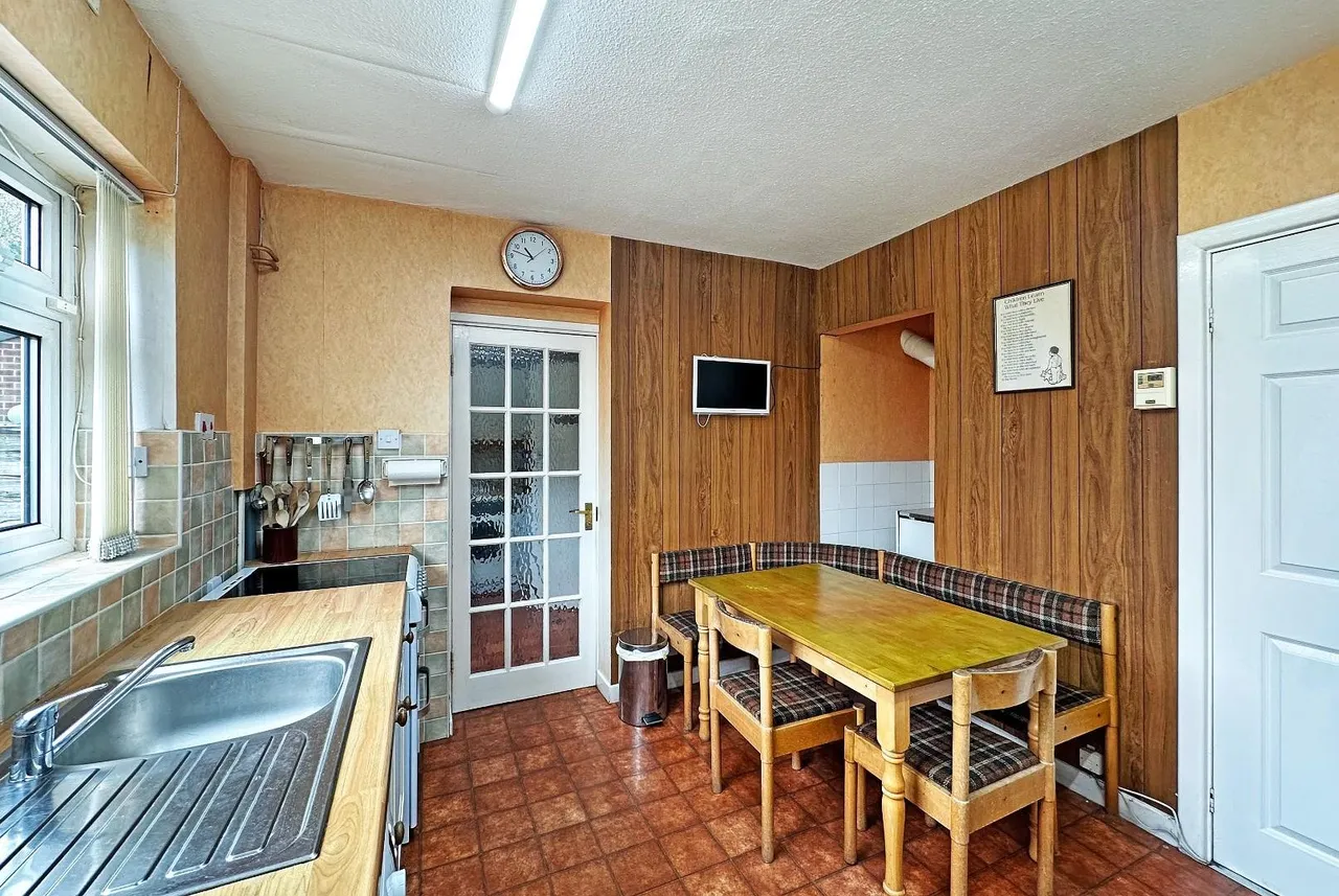 Woburn Drive, Hale WA15 8NE, photo 17