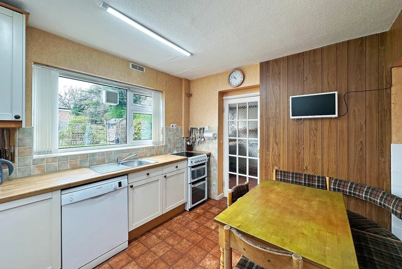 Woburn Drive, Hale WA15 8NE, photo 10