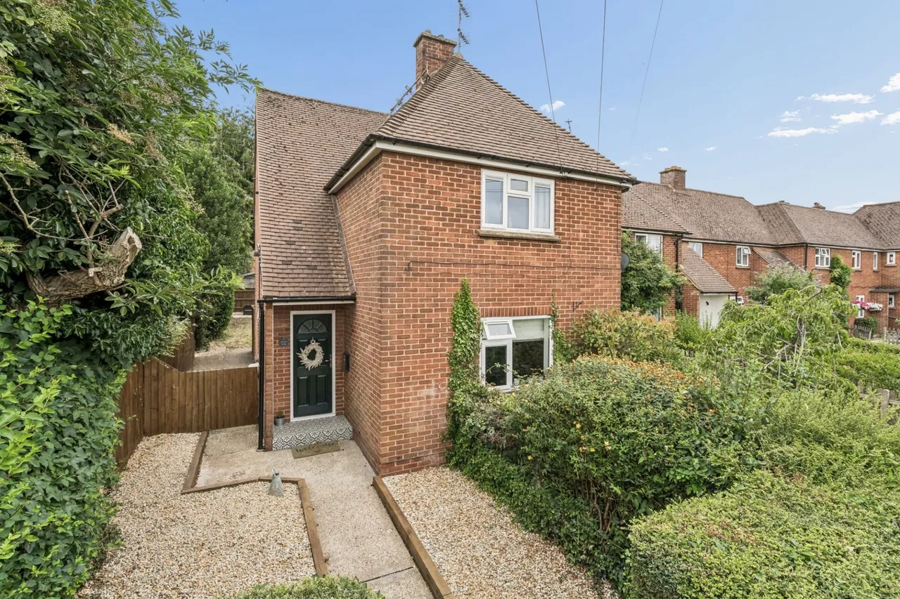 2 bed flat for sale, Gryms Dyke, Prestwood, HP16