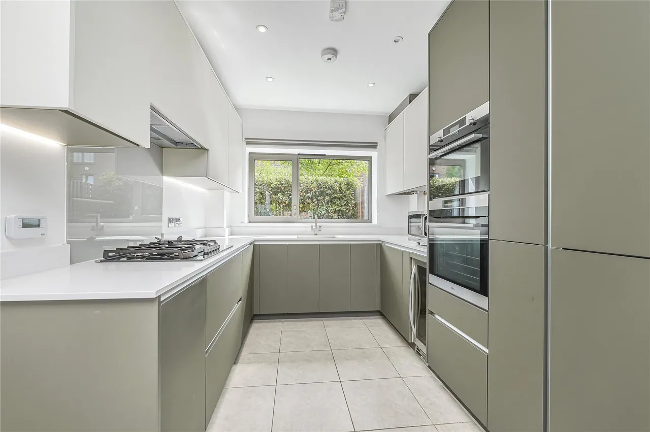 John Hunter Avenue, London, SW17, photo 3