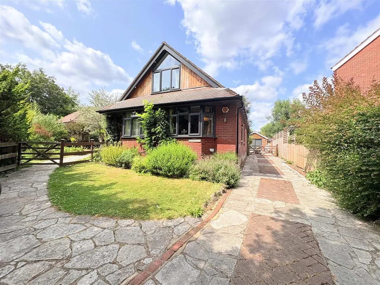 4 bed property for sale — Church Lane, Bursledon, Southampton