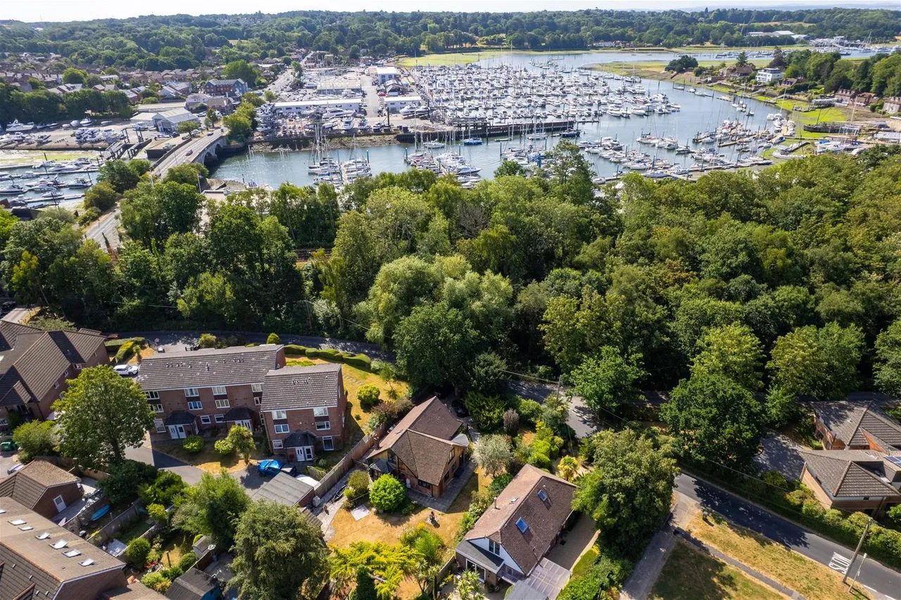 Church Lane, Bursledon, Southampton, photo 2