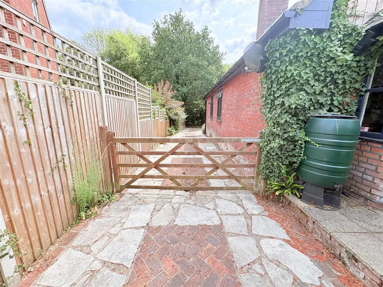 Church Lane, Bursledon, Southampton, photo 17
