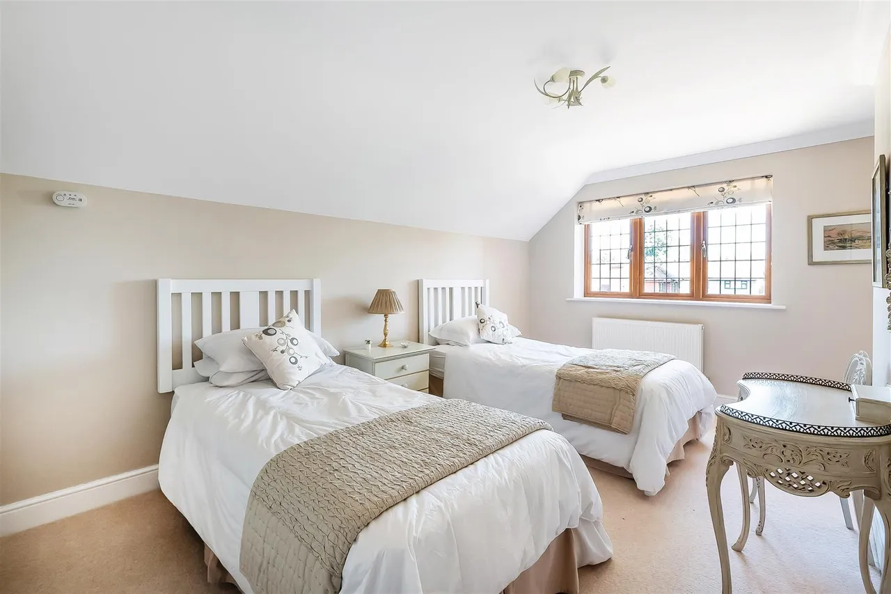 Willow Walk, Great Bookham, KT23, photo 15