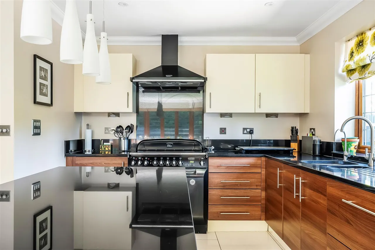 Willow Walk, Great Bookham, KT23, photo 33