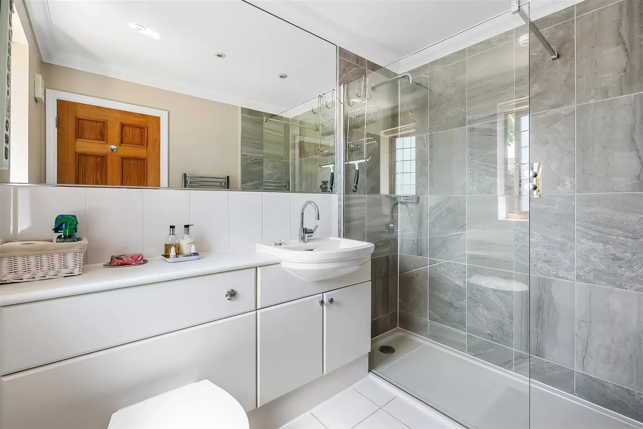 Willow Walk, Great Bookham, KT23, photo 19