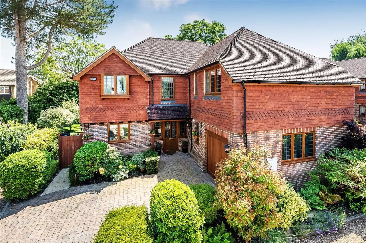 Willow Walk, Great Bookham, KT23, photo 41