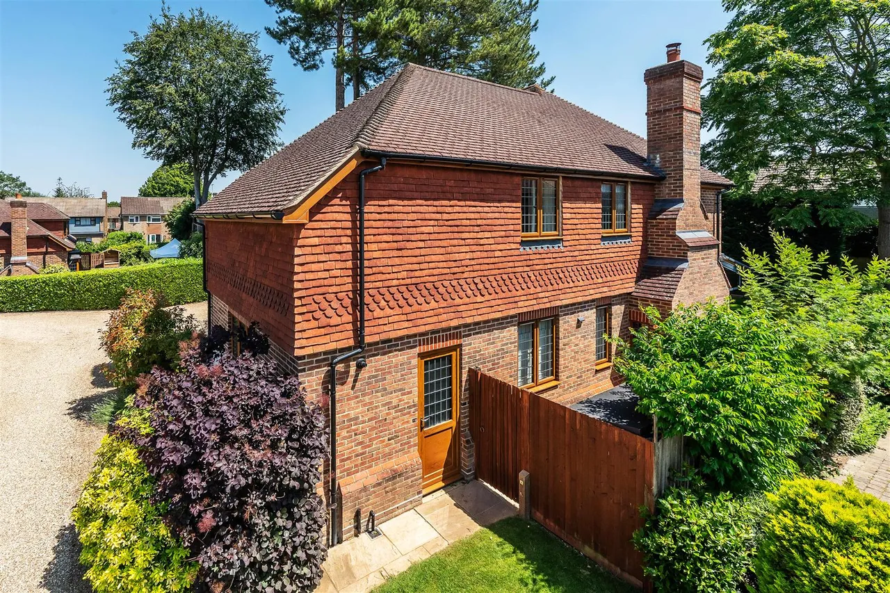 Willow Walk, Great Bookham, KT23, photo 42