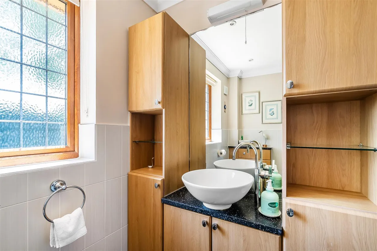 Willow Walk, Great Bookham, KT23, photo 29