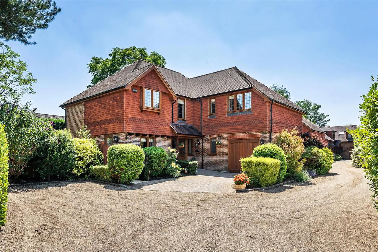 Willow Walk, Great Bookham, KT23, photo 4