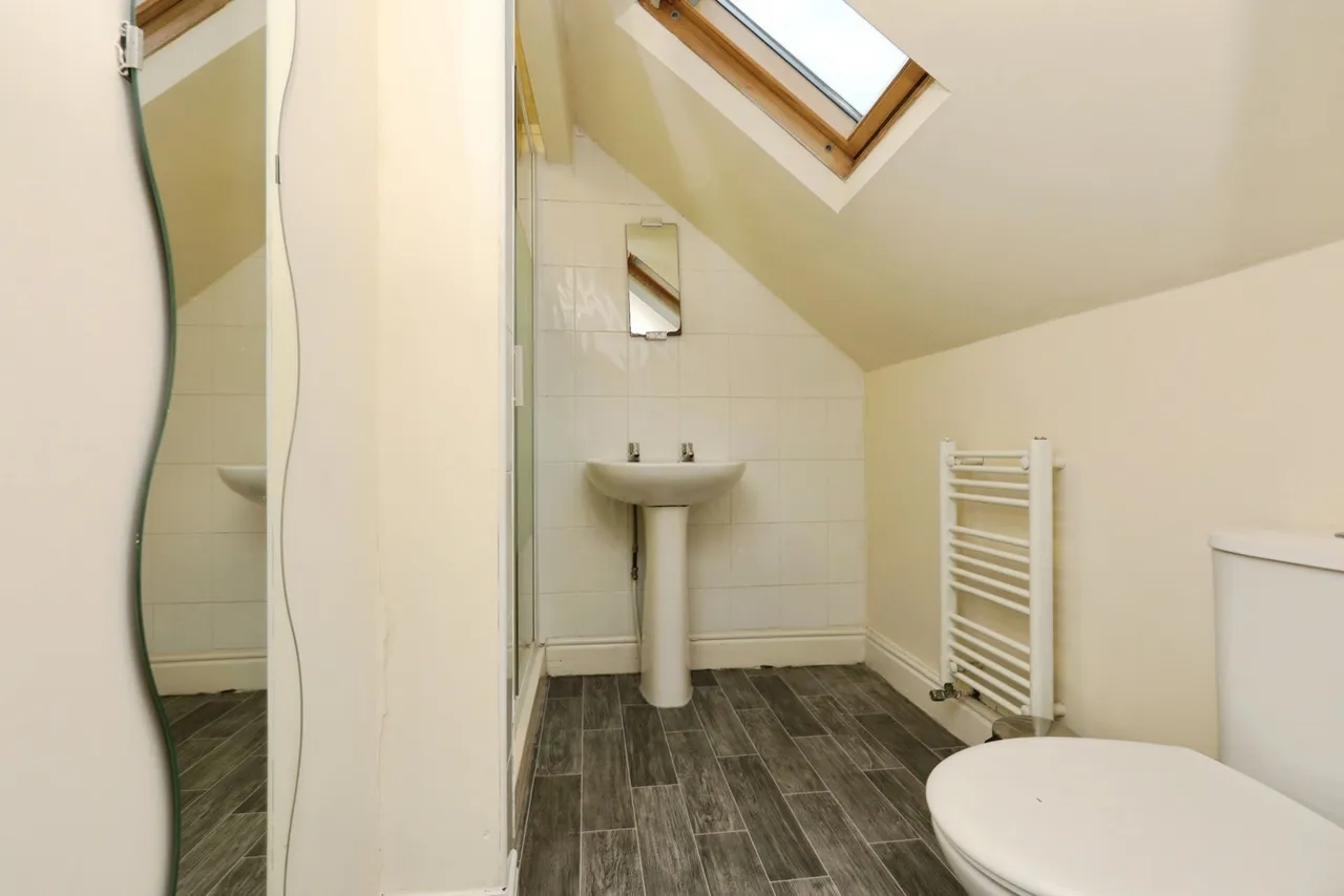 Huntingtower Road, Sheffield, South Yorkshire, S11, photo 24