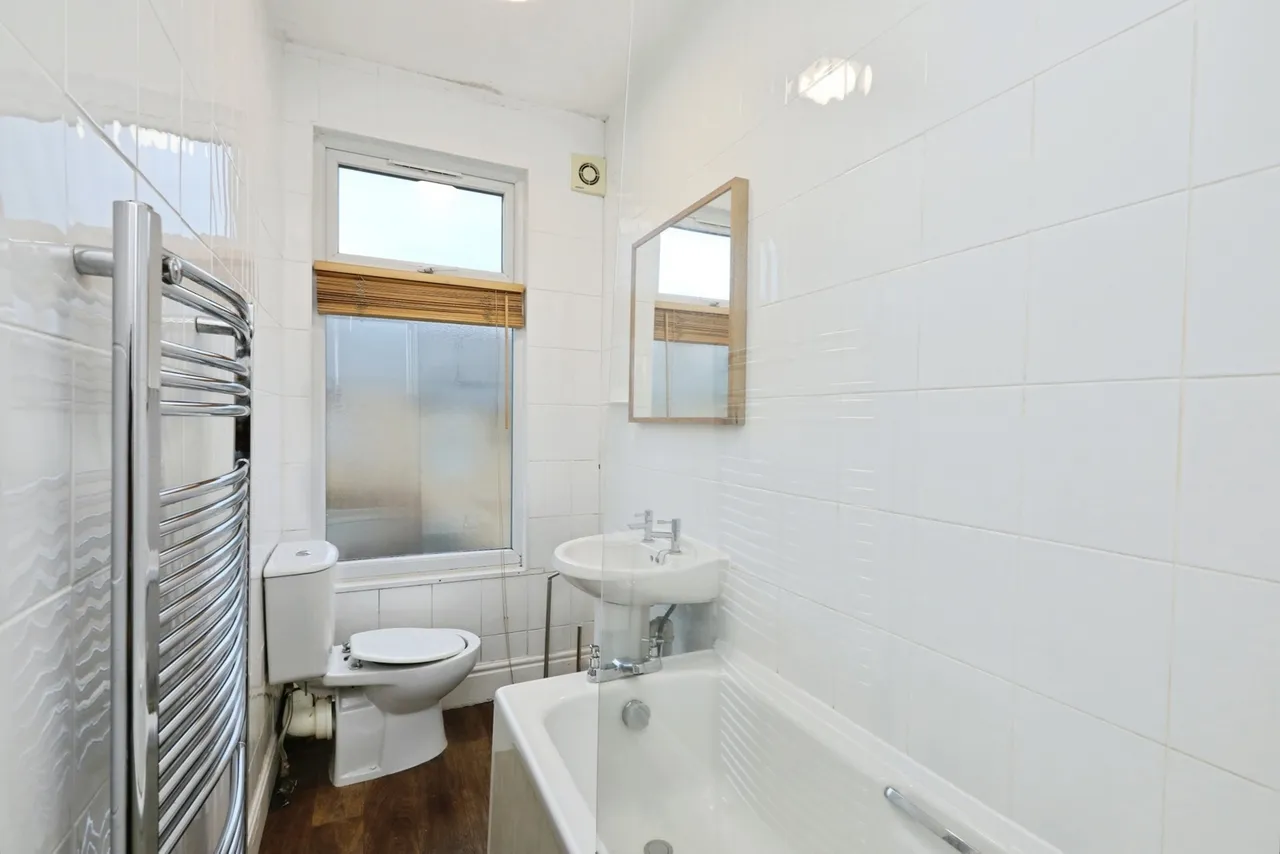 Huntingtower Road, Sheffield, South Yorkshire, S11, photo 16