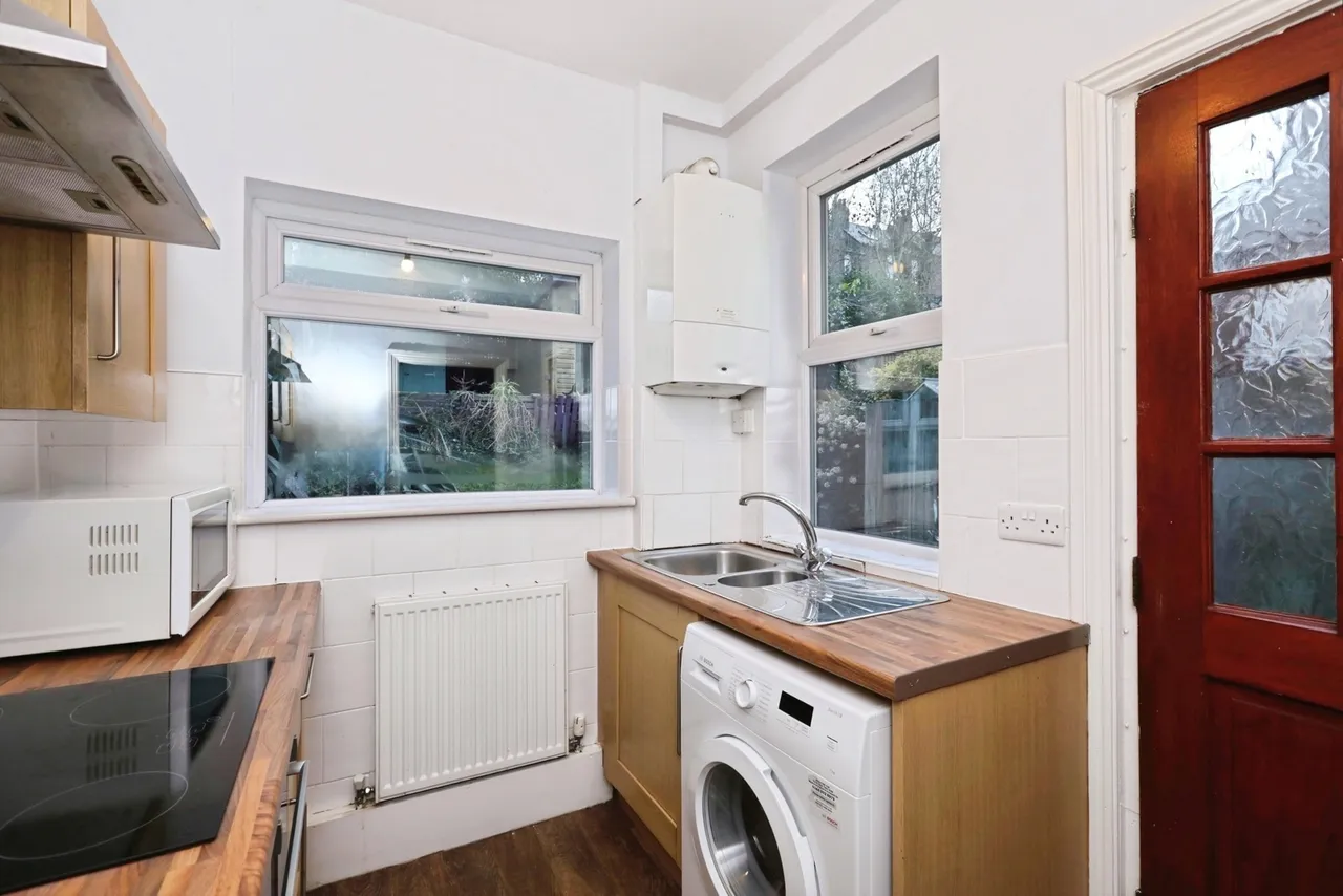 Huntingtower Road, Sheffield, South Yorkshire, S11, photo 6