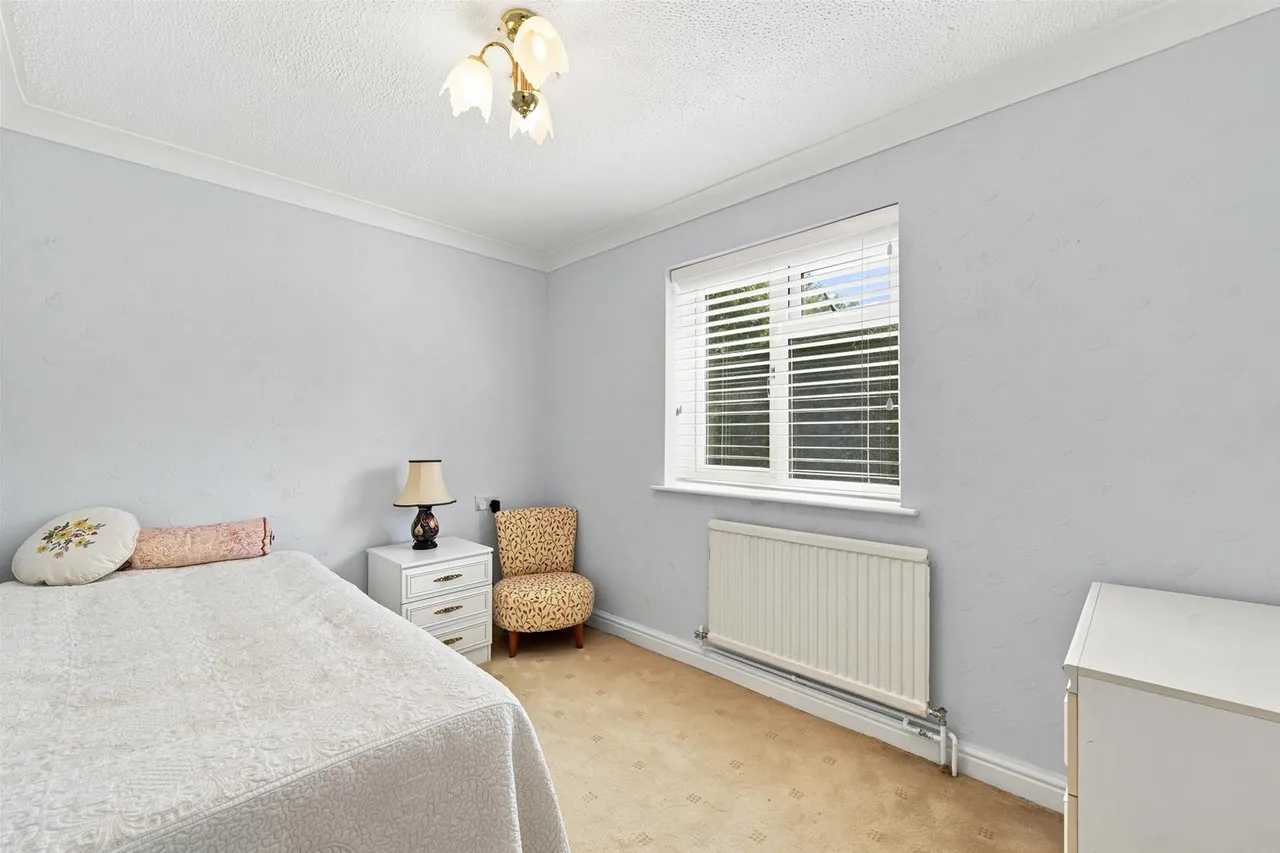 Shirleys Close, Prestbury, photo 11